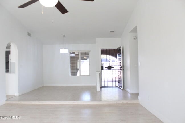 Building Photo - 7301 W Canterbury Dr