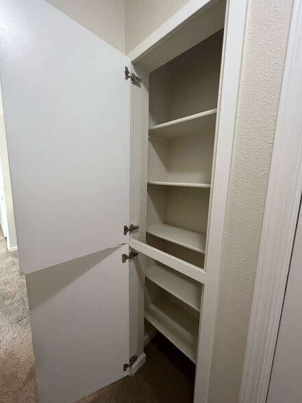 Building Photo - 4803 Lewis Carroll Way