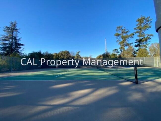 Building Photo - 2 Bed/ 2 Bath Condominium Coming Soon!