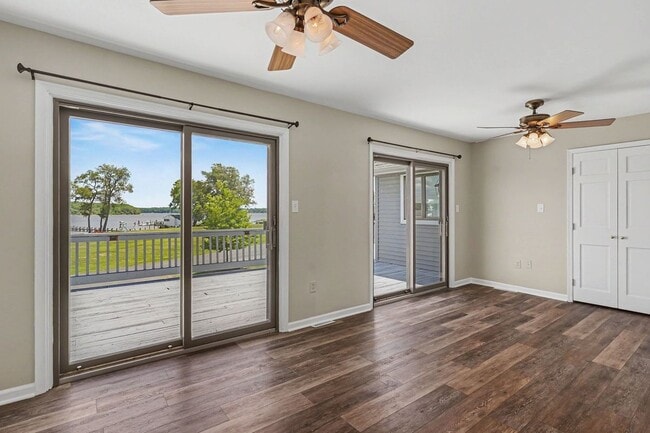 Building Photo - 209 Casparus Way