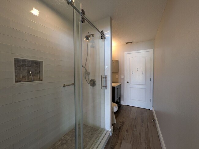 Building Photo - 5/3 Single Family Home at East Lake Cove i...