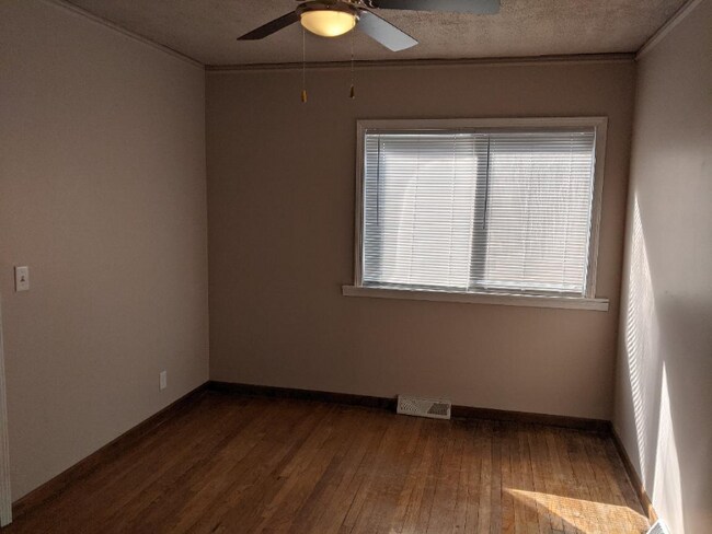 Building Photo - 1639 Birney St