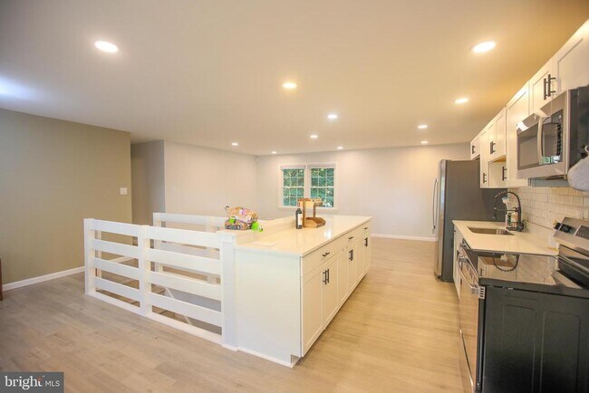 Building Photo - 4752 Carterwood Dr