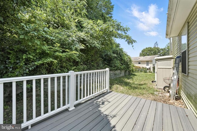 Building Photo - 18202 Macrae Ct