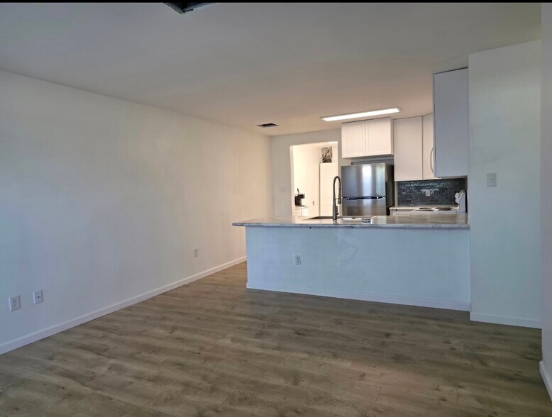 Building Photo - 3111 NE Savannah Rd