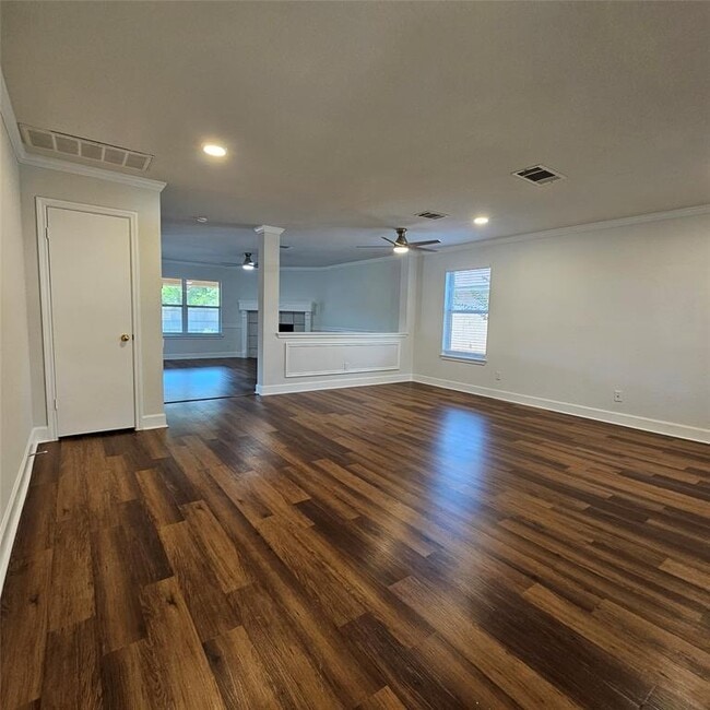 Building Photo - 109 Sydney's Way