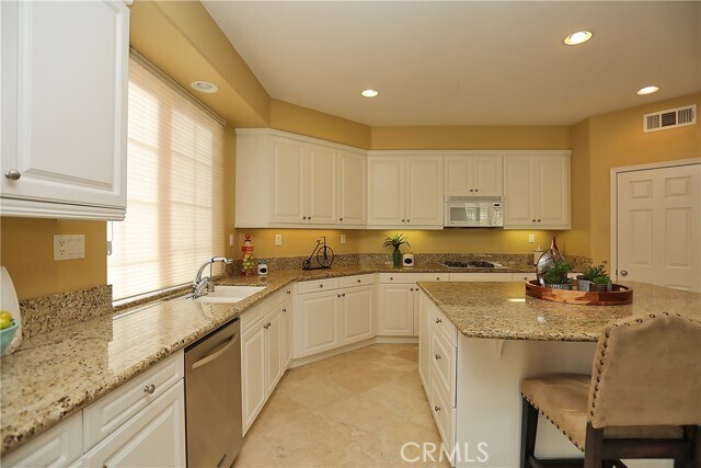 Building Photo - 45290 Willowick St