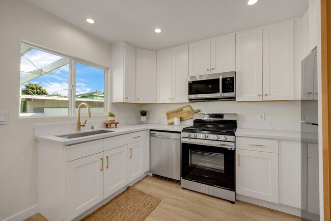 Building Photo - 3650 W 111th Pl