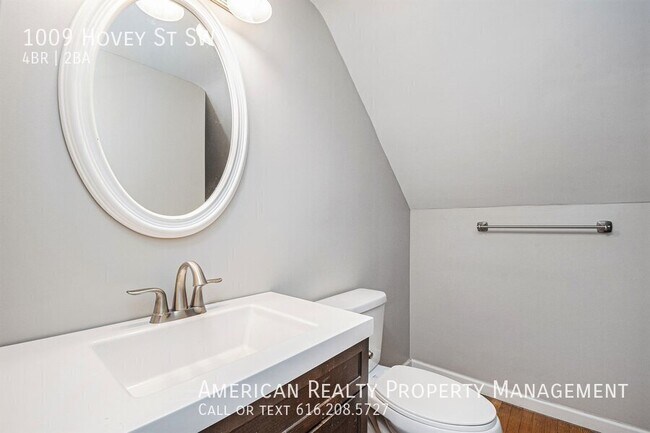 Building Photo - 1009 Hovey St SW