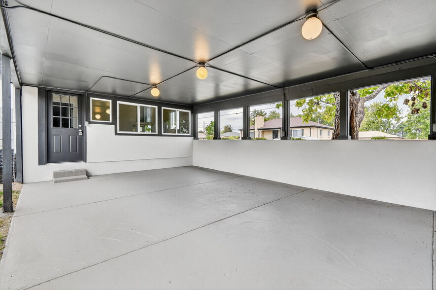 Building Photo - 3590 N Glencoe St