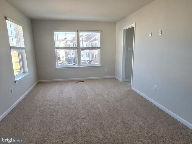 Building Photo - 762 Union St