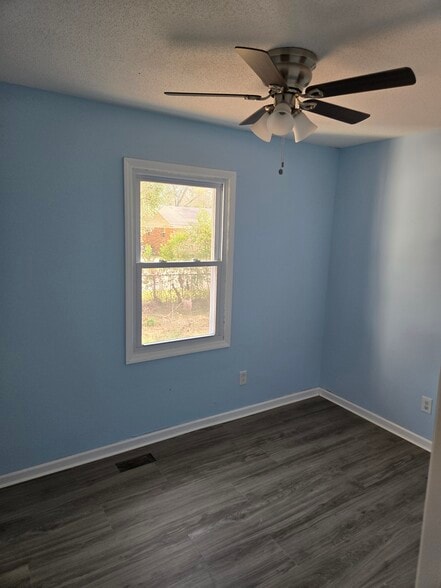 Building Photo - 131 Jones Ray Cir