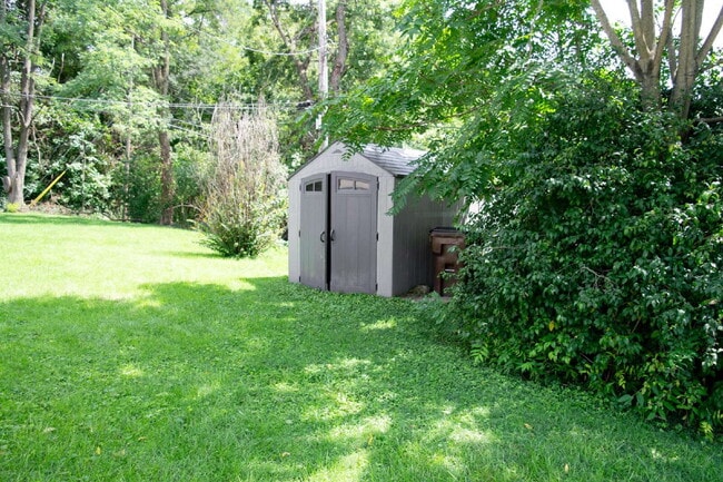 Building Photo - Affordable 2-Bedroom Home Near Downtown Xenia