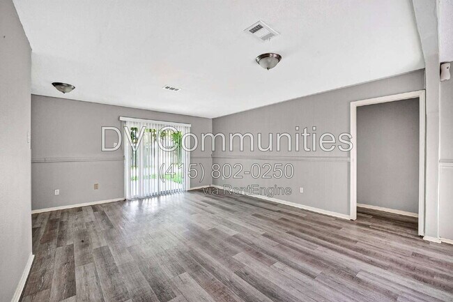Building Photo - 12919 S Coast Dr