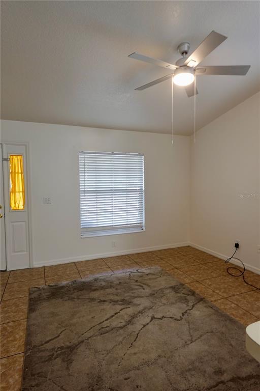 Building Photo - 540 W Comstock Ave