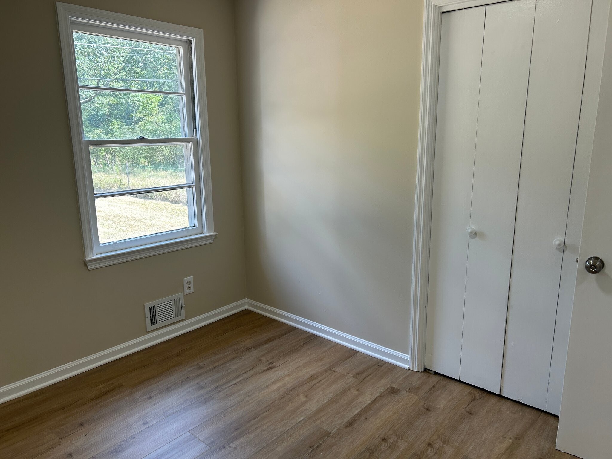 Building Photo - 665 S Wildwood Dr