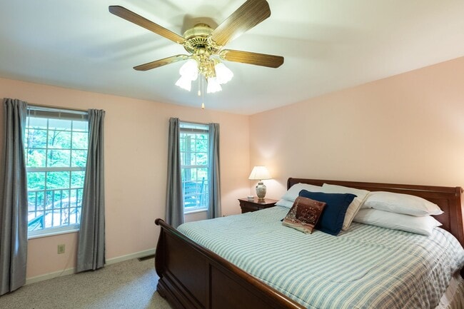 Building Photo - ***MONTREAT SCHOOL YEAR RENTAL***