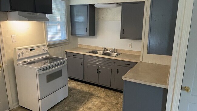 Building Photo - 1460 Kipling Dr