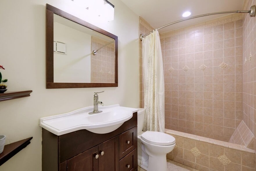 Building Photo - 283 Tradewinds Dr