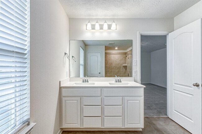 Building Photo - 12451 Buck Sable Ln