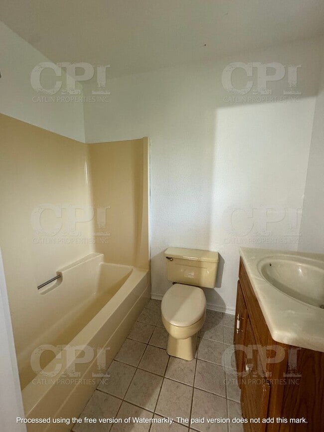 Building Photo - 303 Nevada Dr