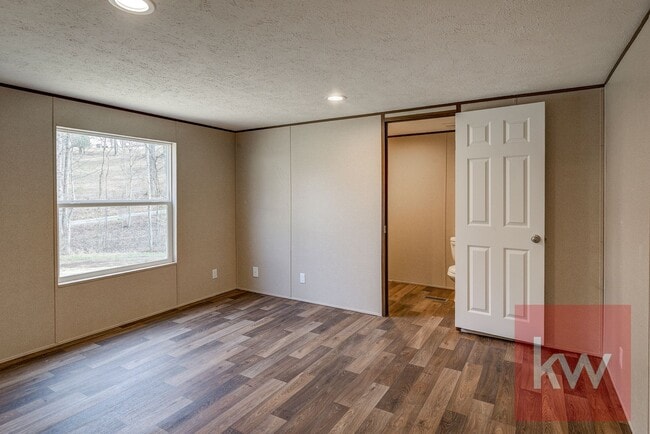 Building Photo - Chestnut St 119/Whispering Hills MHP