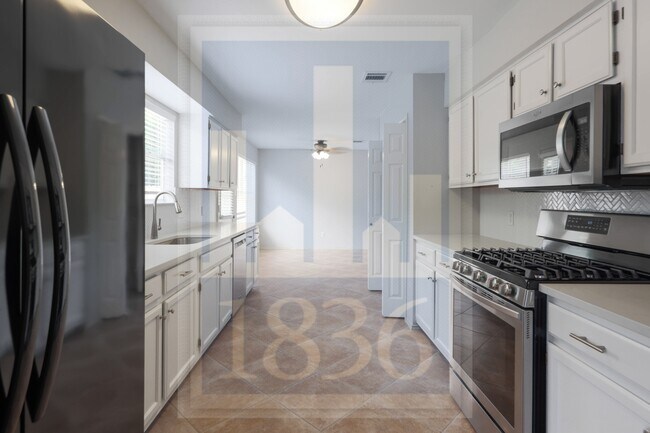 Building Photo - 13210 Vendrell Dr