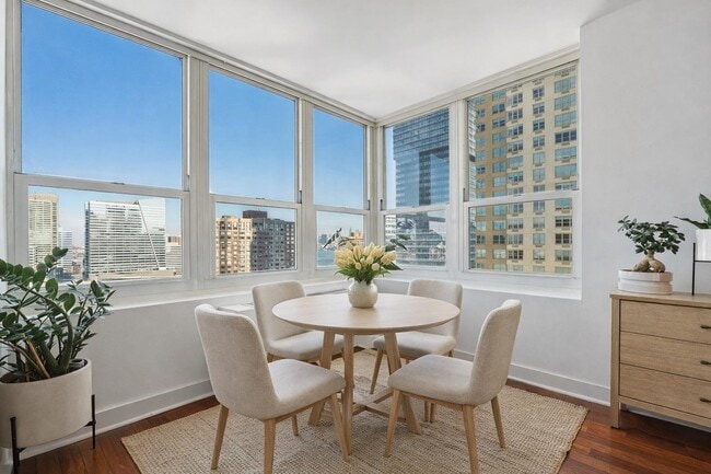 Building Photo - 88 Morgan St