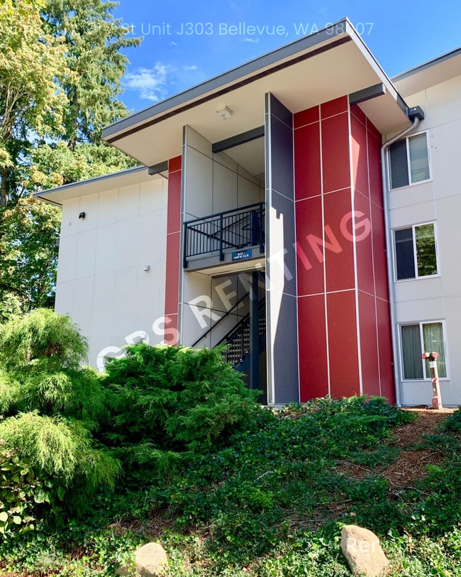 Primary Photo - Just Steps from Microsoft – Spacious 2 Bed...