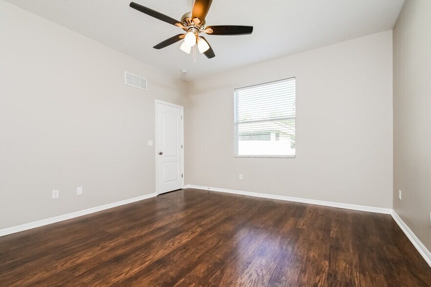 Building Photo - 408 Thicket Crest Rd