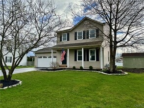 Building Photo - 8662 Bayview Dr