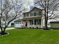 Building Photo - 8662 Bayview Dr