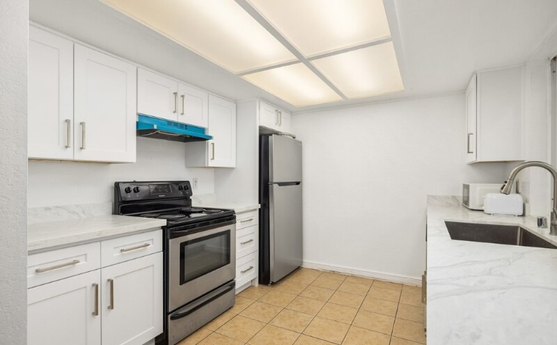 Building Photo - 14526 NE 6th Pl