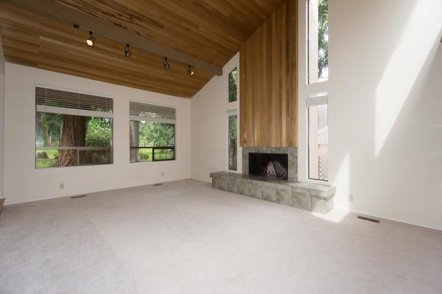 Building Photo - 5 bedroom in Sammamish WA 98074