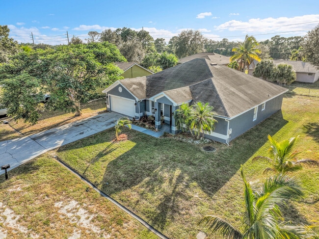 Building Photo - 2518 SE Cooper Ln