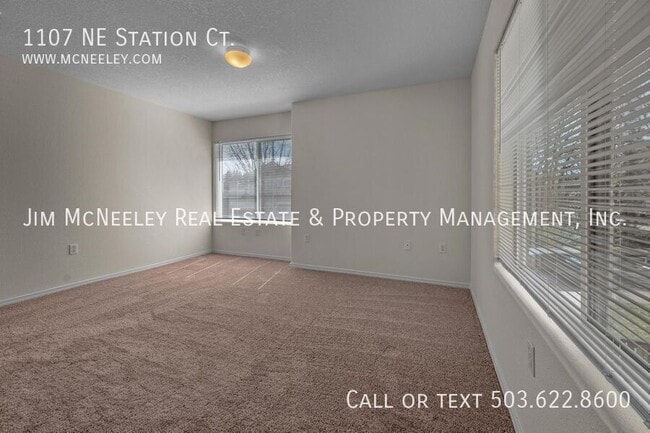 Building Photo - 1107 NE Station Ct