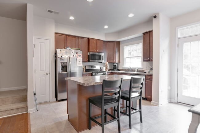 Building Photo - 8992 Ringview Dr