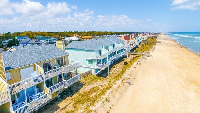 Building Photo - OCEANFRONT OFF-SEASON MONTH RENTAL READY FOR YOUR FALL ESCAPE