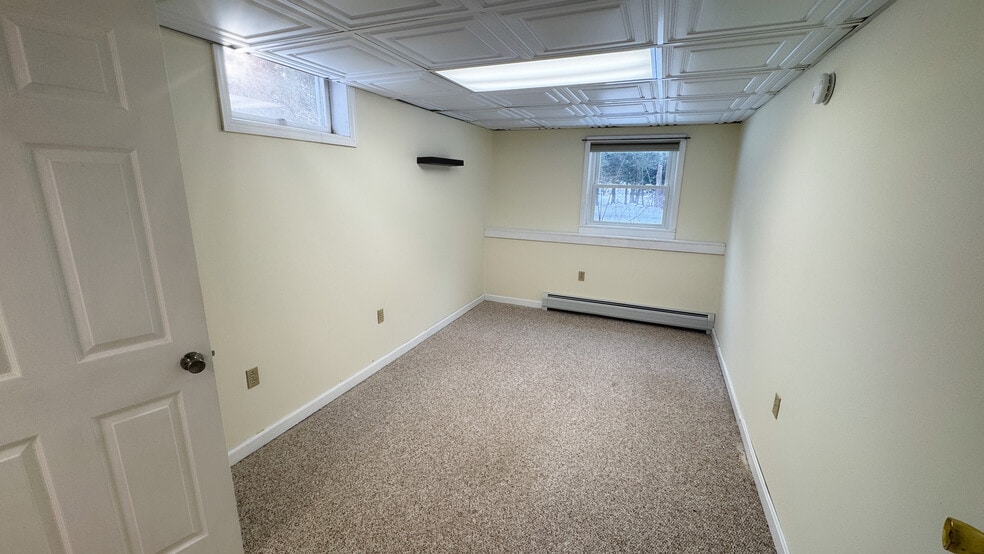 Building Photo - 33 Winterlane Cir