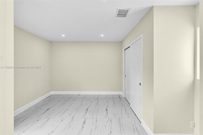 Building Photo - 1510 Coolidge St