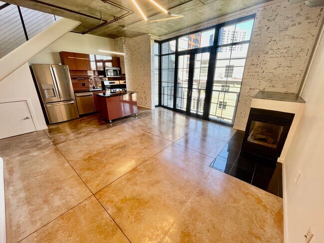 Primary Photo - Sleek and Sophisticated: Upscale 1-Bdrm/2b...