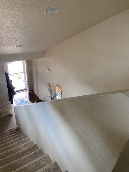 Building Photo - 13016 NE 115th St