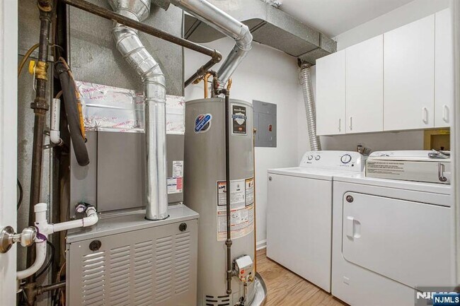 Building Photo - 6-04 Cross Meadows