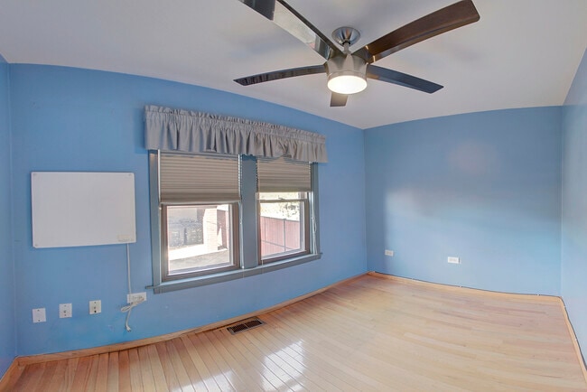 Building Photo - 4310 S Sawyer Ave
