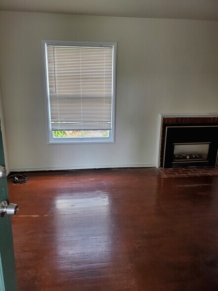 Building Photo - 1329 Parker St