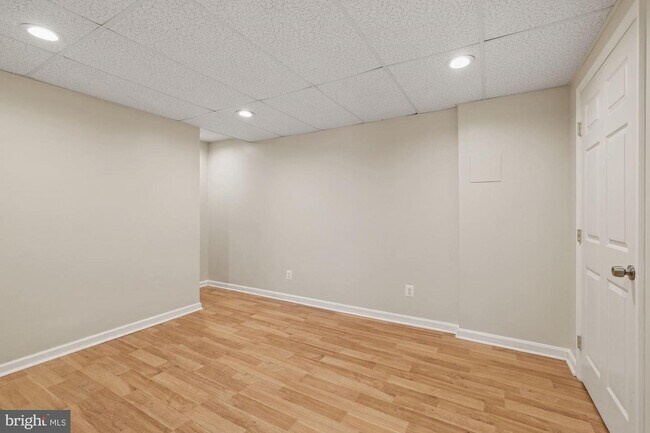 Building Photo - 321 Copperfield Ln