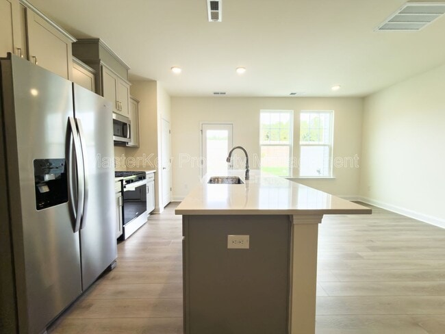 Building Photo - 74 Bloodroot St