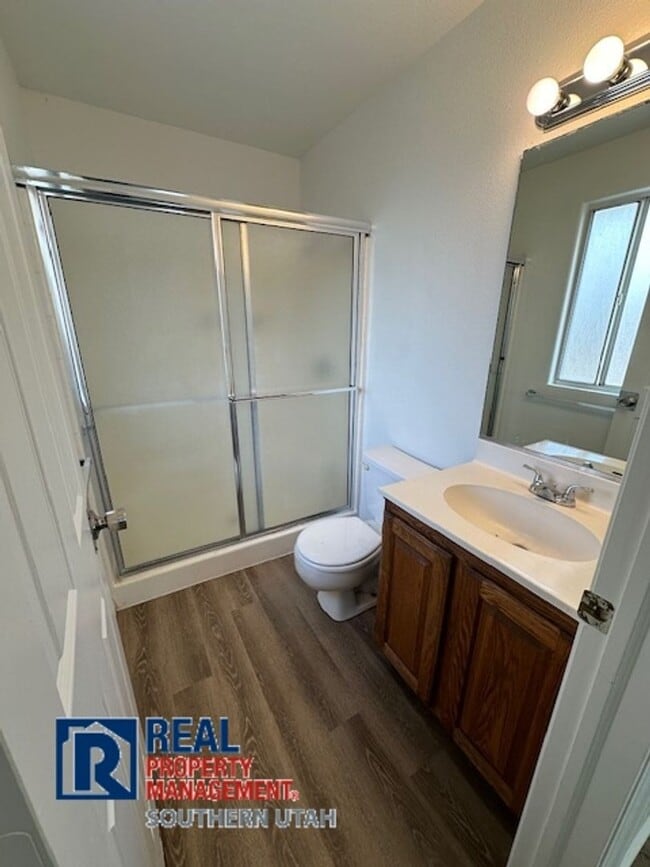Building Photo - Three Bedroom Home in Washington