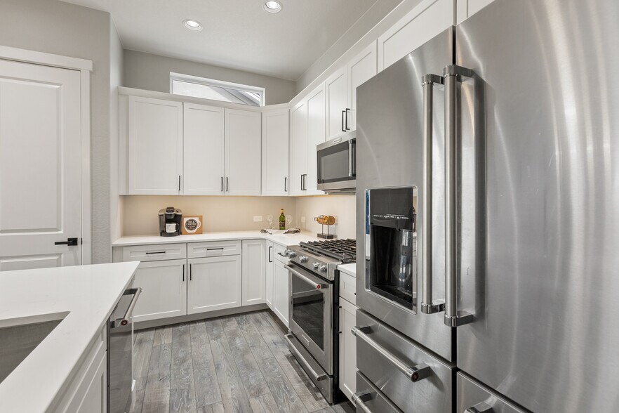 Building Photo - 2131 Seaglass St