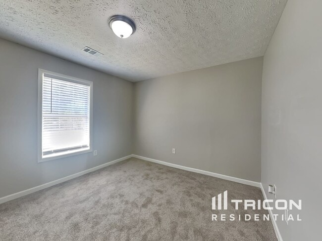 Building Photo - 130 Cross Creek Dr